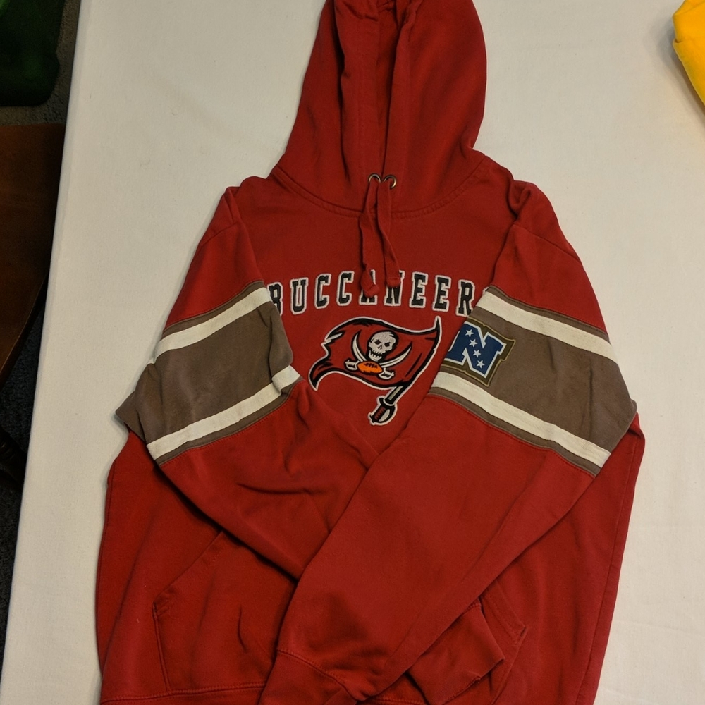 Buccaneers sweatshirt